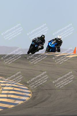 media/Mar-28-2022-Superbike Trackdays (Mon) [[b8603d0f67]]/Open Track Time/Turns 9 and 10/